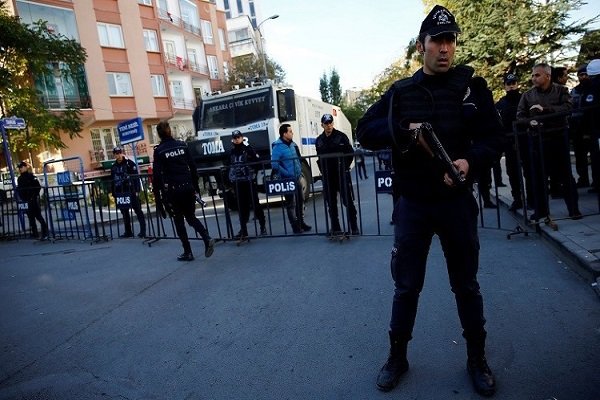 اعتقال زعماء حزب مؤيد للأكراد في تركيا وأوروبا تحتج