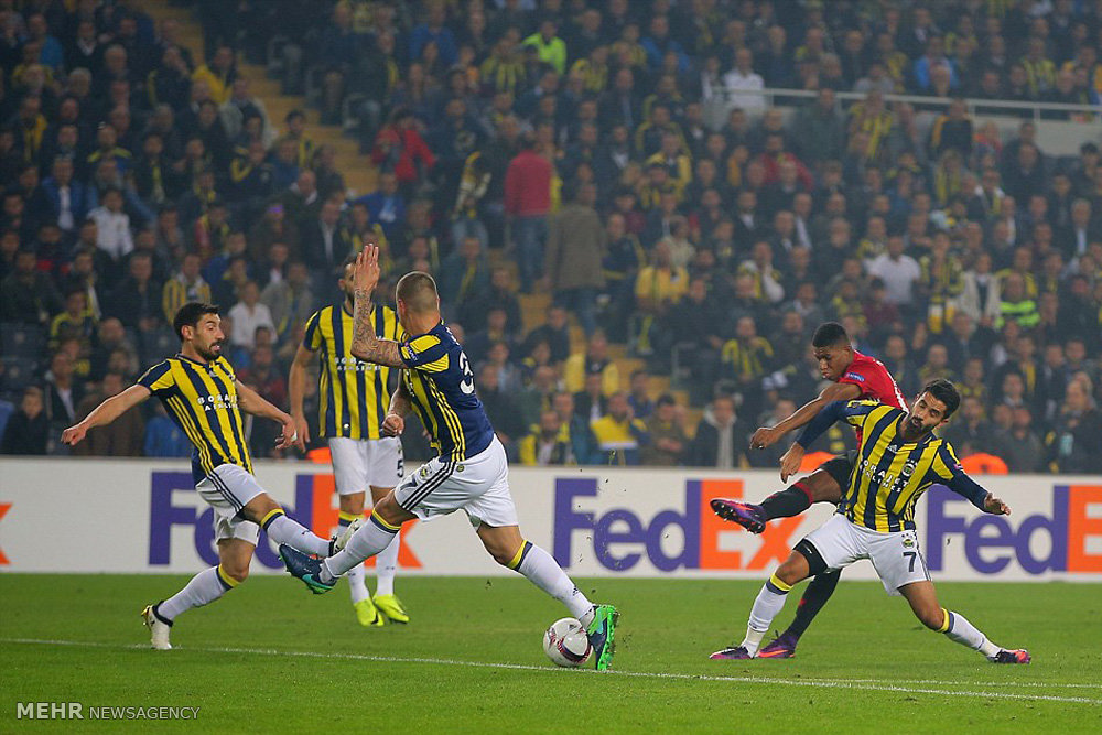 Trabzonspor Fenerbahçe'yi konuk ediyor