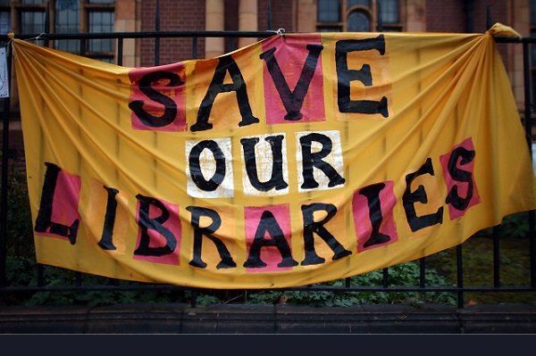 نویسندگان انگلیسی به جمع معترضان تعطیلی کتابخانه‌ها پیوستند