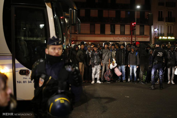 برچیدن چادر پناهجویان از خیابان های پاریس‎