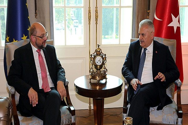 گفتگوی نخست وزیر ترکیه با رئیس پارلمان اروپا
