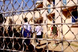 بیش از ۱۵۰ کودک و نوجوان در زندان «بگرام» بسر می برند