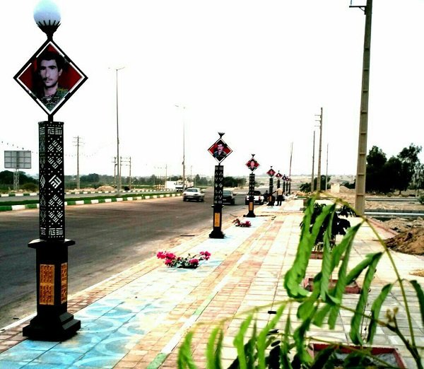 نصب تمثال ۲۰ شهید آبدان در ورودی شهر