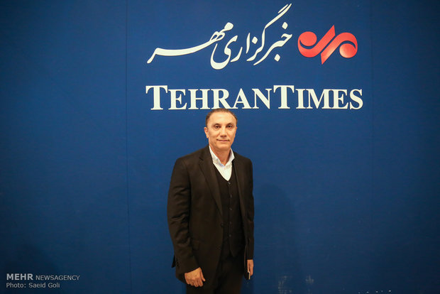 پرسپولیس از حاشیههای بیرون زمین دست بکشد/ چیزی از دست نرفته است