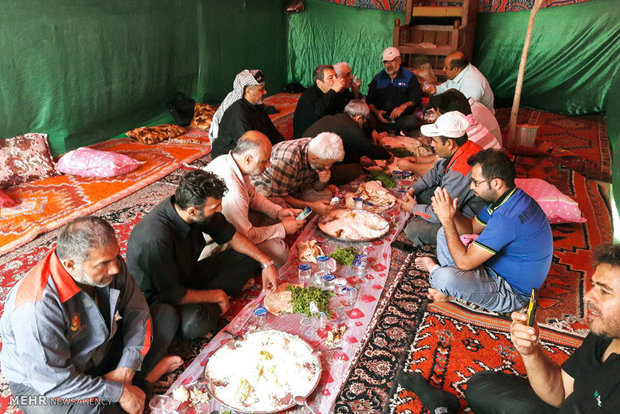 موكب "كلستان" في خدمة زوار الأربعين الحسيني
