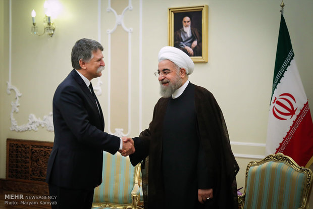 Rouhani receives Hungarian Parl. speaker