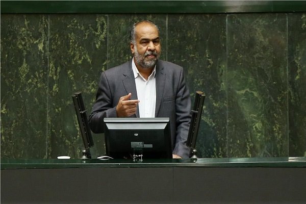 برخی از معلمان ۸ ماه است که حقوق نگرفتهاند برخی از معلمان ۸ ماه است که حقوق نگرفتهاند