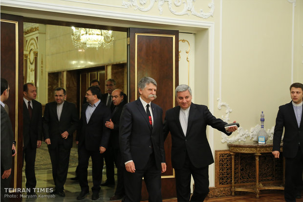 Rouhani meets Hungarian Parliament speaker
