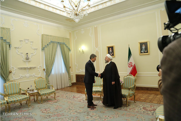 Rouhani meets Hungarian Parliament speaker
