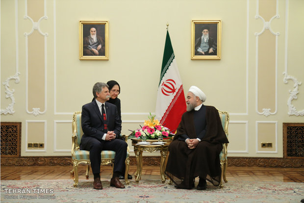 Rouhani meets Hungarian Parliament speaker