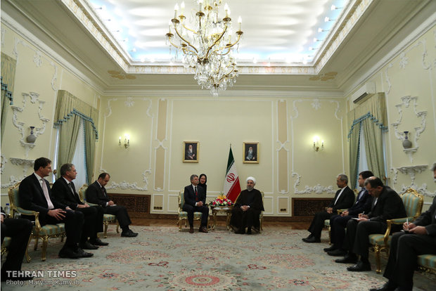 Rouhani meets Hungarian Parliament speaker