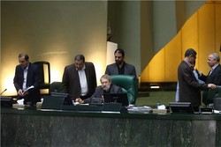 لاریجانی: مجلس در ارائه گزارش اقتصاد مقاومتی پیشقدم شد