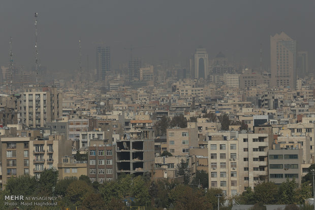 تهران فردا هم آلوده است/شاخص در حد تعطیلی مدرسه‌ها نخواهد بود