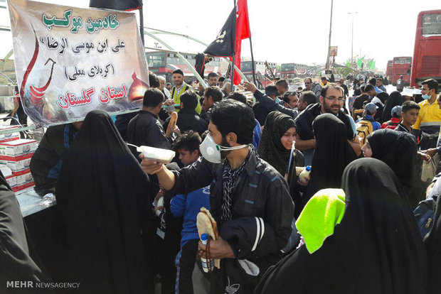 خدمت رسانی موکب گلستان به زائران اربعین حسینی 