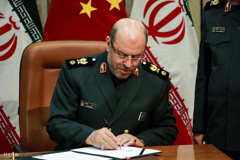 دیدار سپهبد چانگ وان چوان وزیر دفاع جمهوری خلق چین با سردار حسین دهقان وزیر دفاع جمهوری اسلامی ایران
