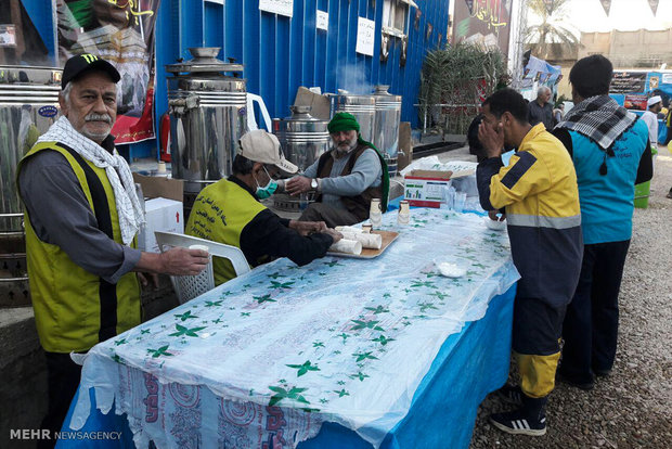 خدمات رسانی خدام و نیروهای هلال احمر گلستان به زائران اربعین