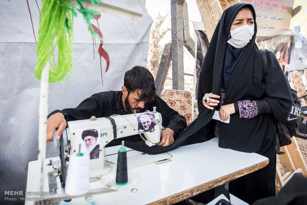 راهپیمایی زائران اربعین حسینی از نجف به کربلا