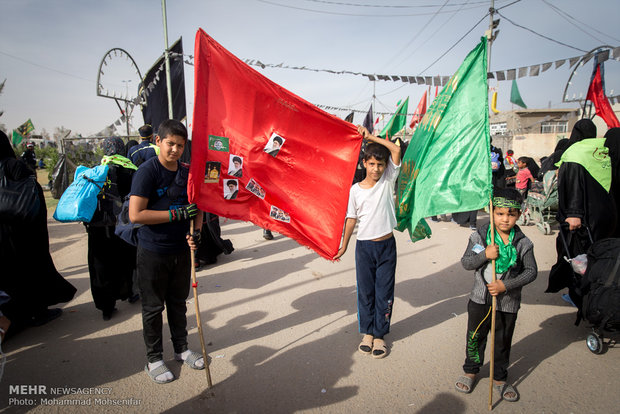 راه‌اندازی غرفه‌های کودک و نوجوان در پیاده‌روی اربعین حسینی