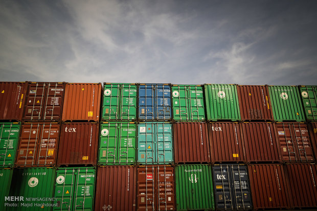 انتشار آمار تجارت خارجی متوقف شد/زمزمه‌های کاهش صادرات غیرنفتی
