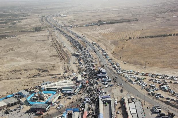 فیلم/ تصاویر هوایی از حضور زائران در شهر مهران