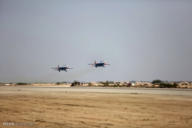 Iran Air Show 2016 kicks off
