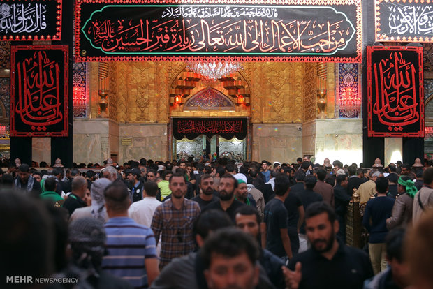 Mehr News Agency - Karbala; Shrine of Imam Hussein embraced by swarms ...