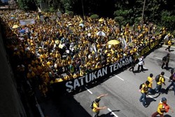 هزاران مالزیایی خواهان استعفای «نجیب رزاق» شدند