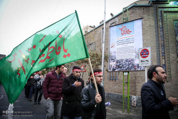 عزاداری دانشجویان از دانشگاه تهران تا حسینیه امام خمینی(ره)