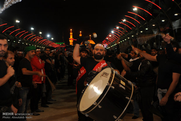 در آستان اربعین