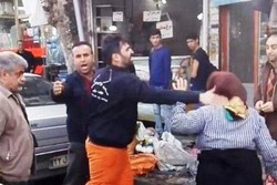 شهرداری تهران از برخوردهای سلبی و نامناسب با دستفروشان خودداری کند