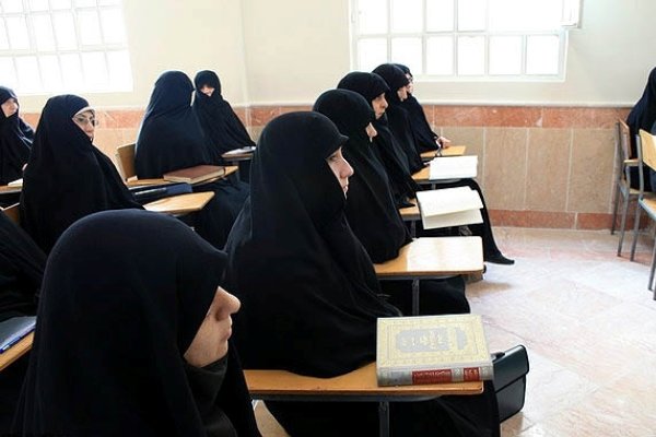 پذیرش حوزه های علمیه خواهران از ۱۵ بهمن آغاز می شود