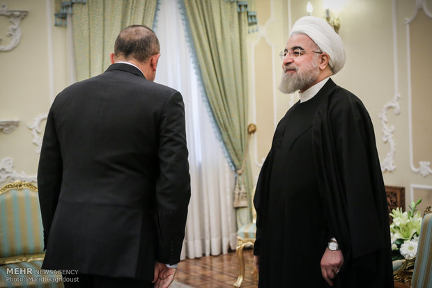 Rouhani meets with Turkish FM