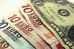 تکانه‌های شدید قیمت ارز در میدان فردوسی/معاملات دلار قفل شد!