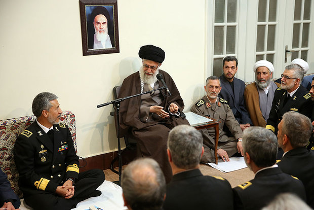 Navy commanders and officials met with Ayatollah Khamenei