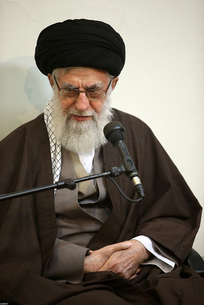 Navy commanders and officials met with Ayatollah Khamenei