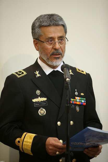 Navy commanders and officials met with Ayatollah Khamenei