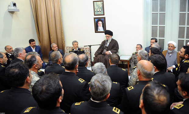Navy commanders and officials met with Ayatollah Khamenei