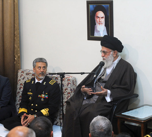 Navy commanders and officials met with Ayatollah Khamenei