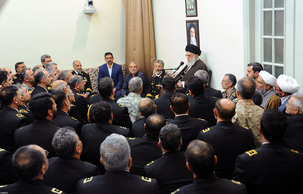 Navy commanders and officials met with Ayatollah Khamenei