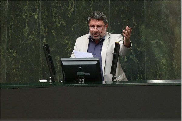 با دشمن بدعهدی روبرو هستیم که پایبند به قرارداد نیست