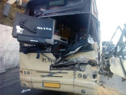 واژگونی اتوبوس حامل ١٢ گردشگر لهستانی در فارس