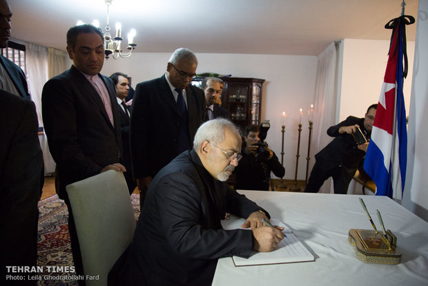 Iran’s Zarif pays tribute to late Cuban leader Fidel Castro