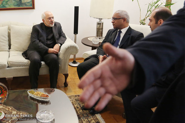 Iran’s Zarif pays tribute to late Cuban leader Fidel Castro