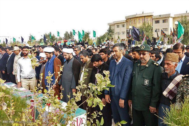 تشییع و تدفین پیکر ۲ شهید گمنام در دانشگاه آزاد اسلامی واحد زابل 