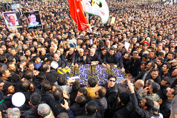 مراسم تشييع ضحايا اصطدام قطاري سمنان 