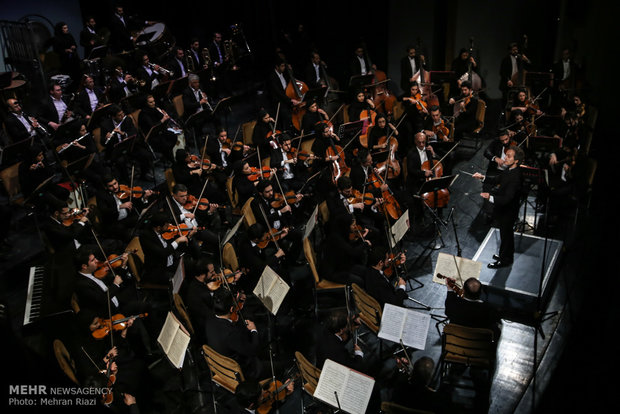 Tehran’s Symphony Orchestra performs in Vahdat Hall