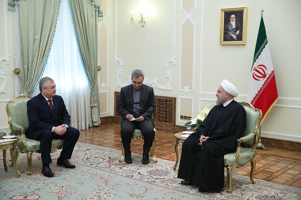 روحاني: يجب إحترام الإلتزامات والتّعهدات الدوليّة 