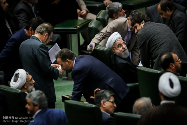 Rouhani submits budget bill to Parl.