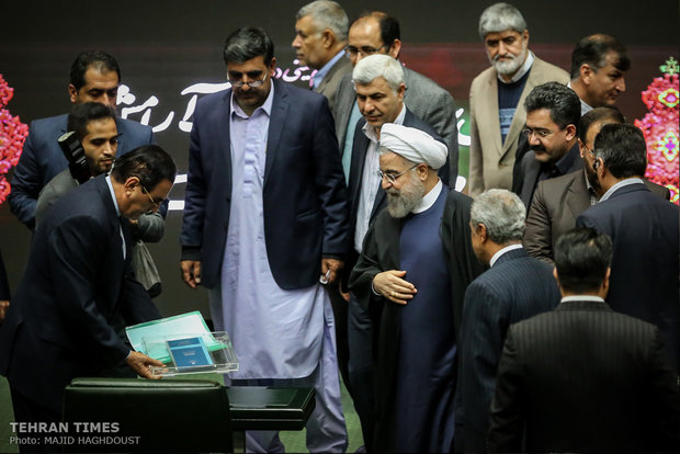 Rouhani submits budget bill to Majlis