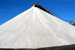 ۲۷۳ تُن نمک غیراستاندارد از دو کارگاه غیرمجاز در بروجرد کشف شد